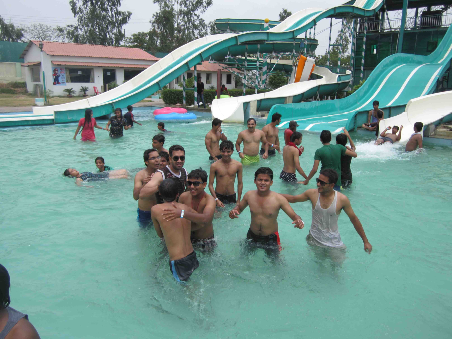 joie de l'eau dans un camping avec parc aquatique 